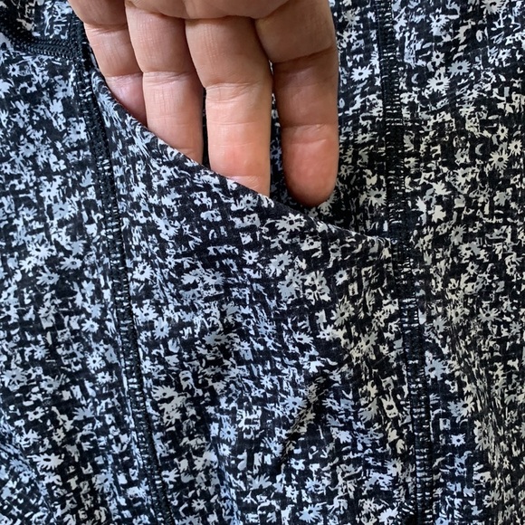 Lululemon Sole Training 7/8 Daisy Dust Alpine Leggings - Picture 7 of 7